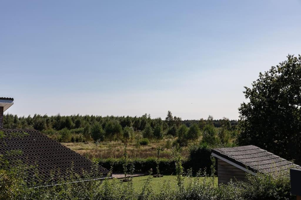 Vakantiehuis Eikzicht Gelegen Aan Het Bos Elsloo  Exterior photo